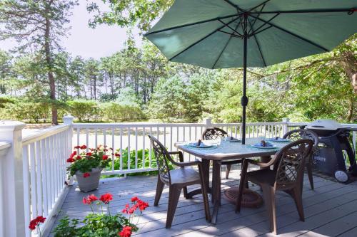 Wellfleet House | Private Association Pool Great Location