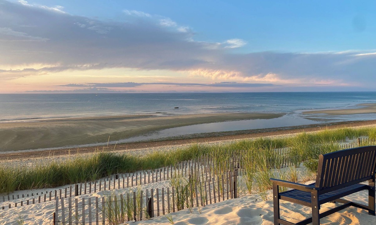 East Dennis Cottage | Private Beach, Cottage in the Dunes, Pet Friendly