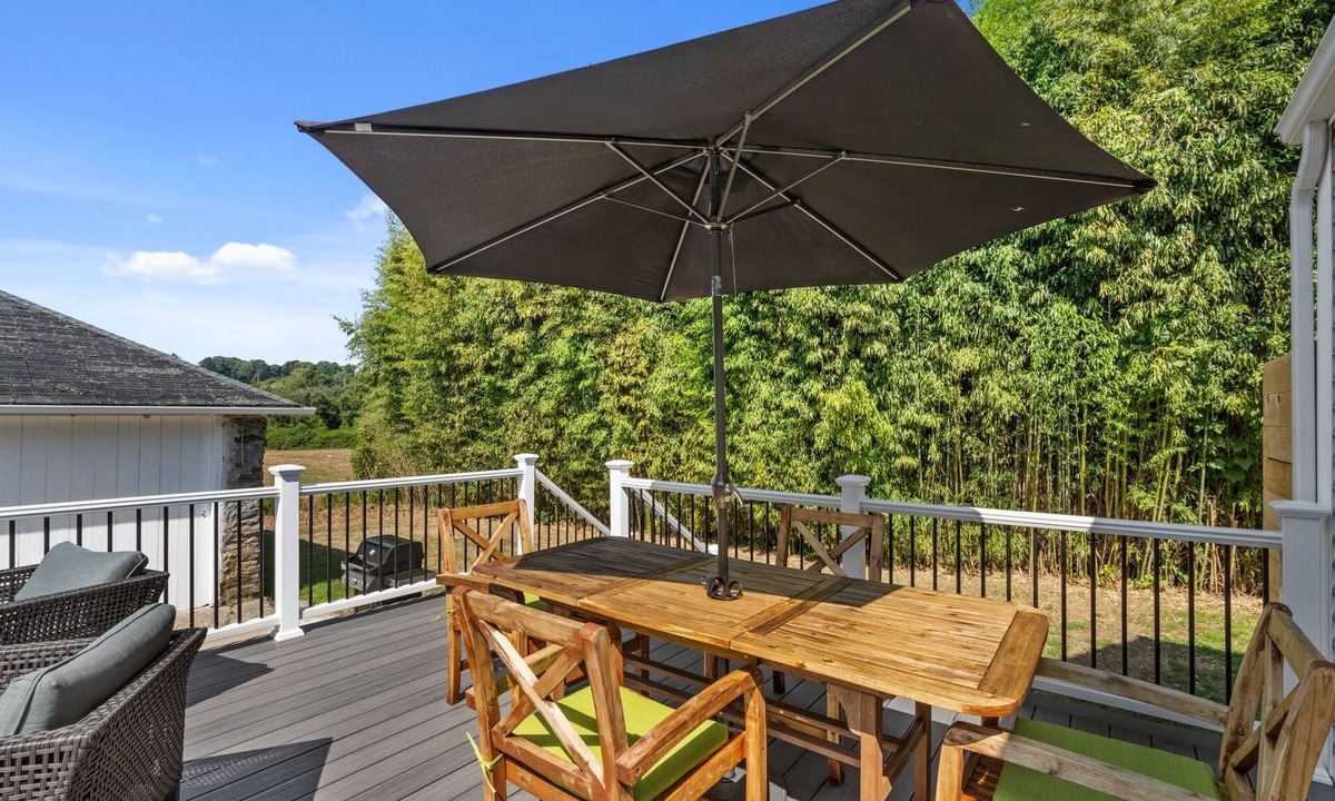 Newport East House | Private Beach House Retreat near Newport