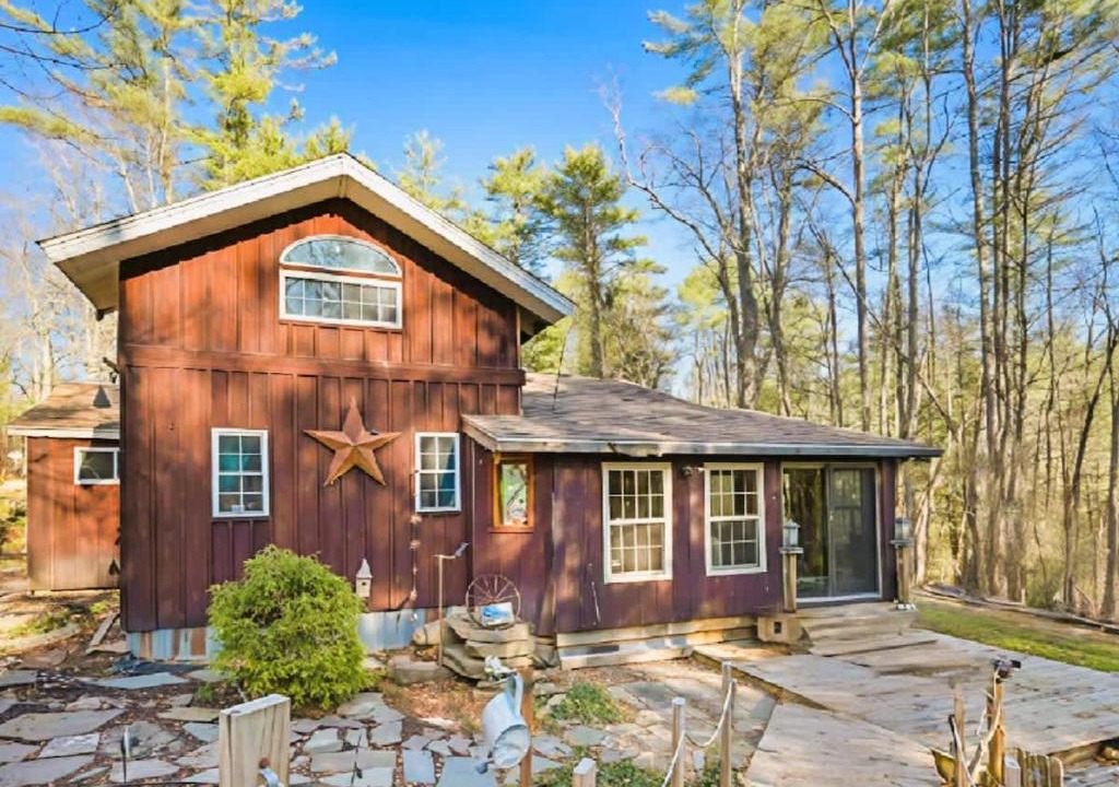 Unadilla House | Private Cabin near Cooperstown All Star Village