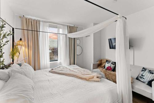 Shawmut Apartment | Private Estate City Vista Pool & Leisure Suite