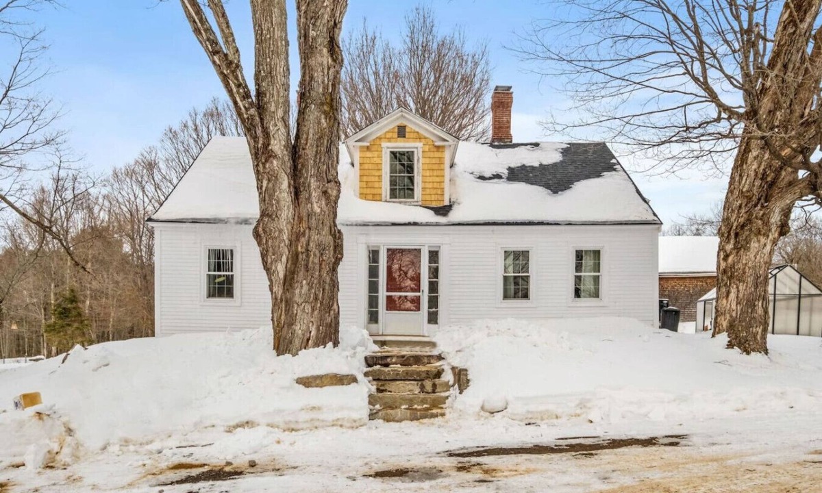 Gilmanton Condo | Private Farm Loft – Tub, Animals & Pasture Views