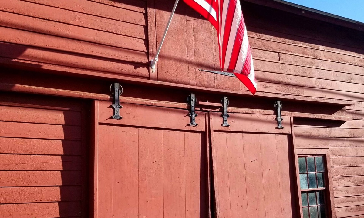 Brainard Apartment | Private Guest Suite in 1771 Farmhouse - 5 minutes to Jiminy Peak