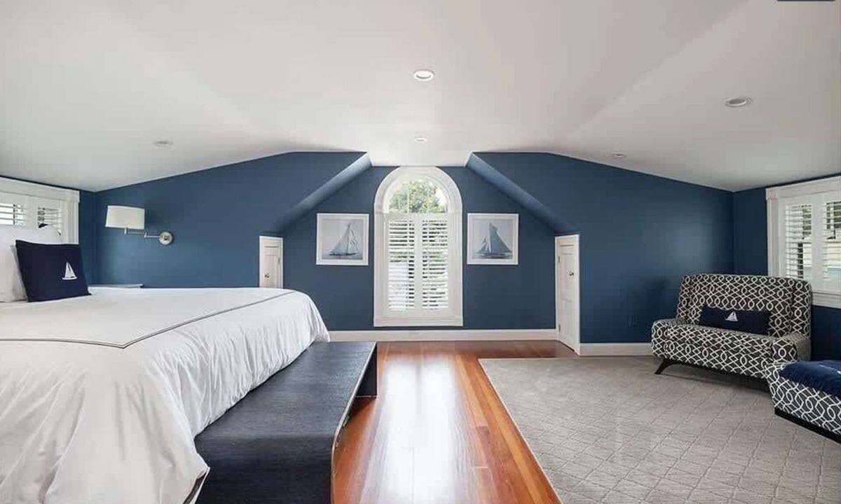 The Point House | Private Home- Steps to Town and the water