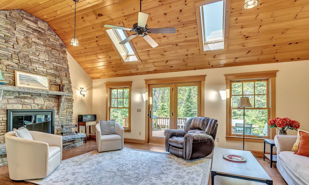 Boothbay House | Private House in wooded area in Boothbay Center