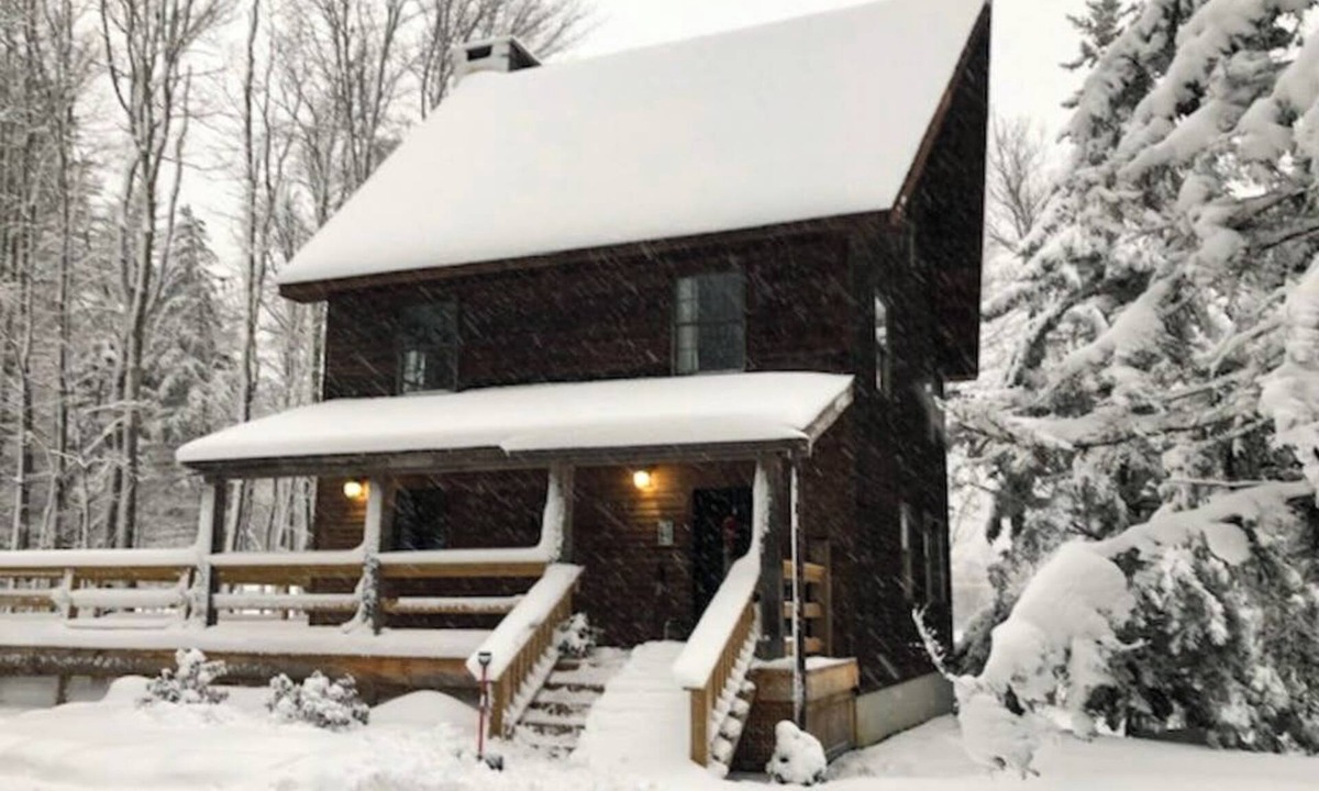 West Bridgewater House | Private, new home near Skyeship gondola with four fireplaces, washer/dryer, WiFi