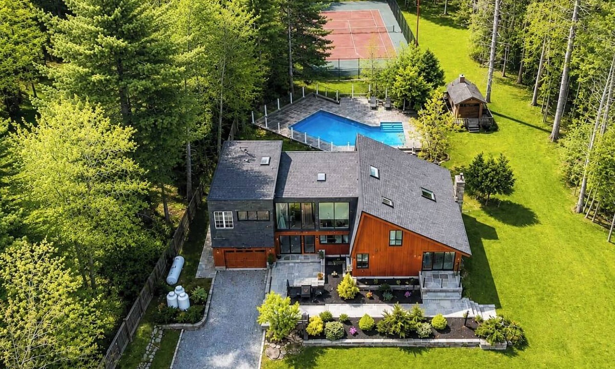 Loch Sheldrake House | Private Pool, Tennis Court, Outdoor BBQ Cozy Lodge
