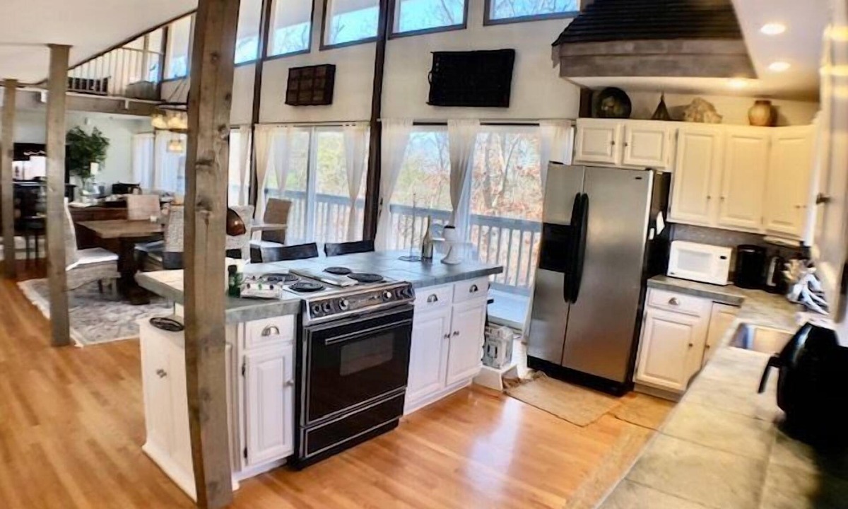 South Yarmouth House | Private Pool, Tennis/Basketball Court, And Room For The Whole Family (2259)