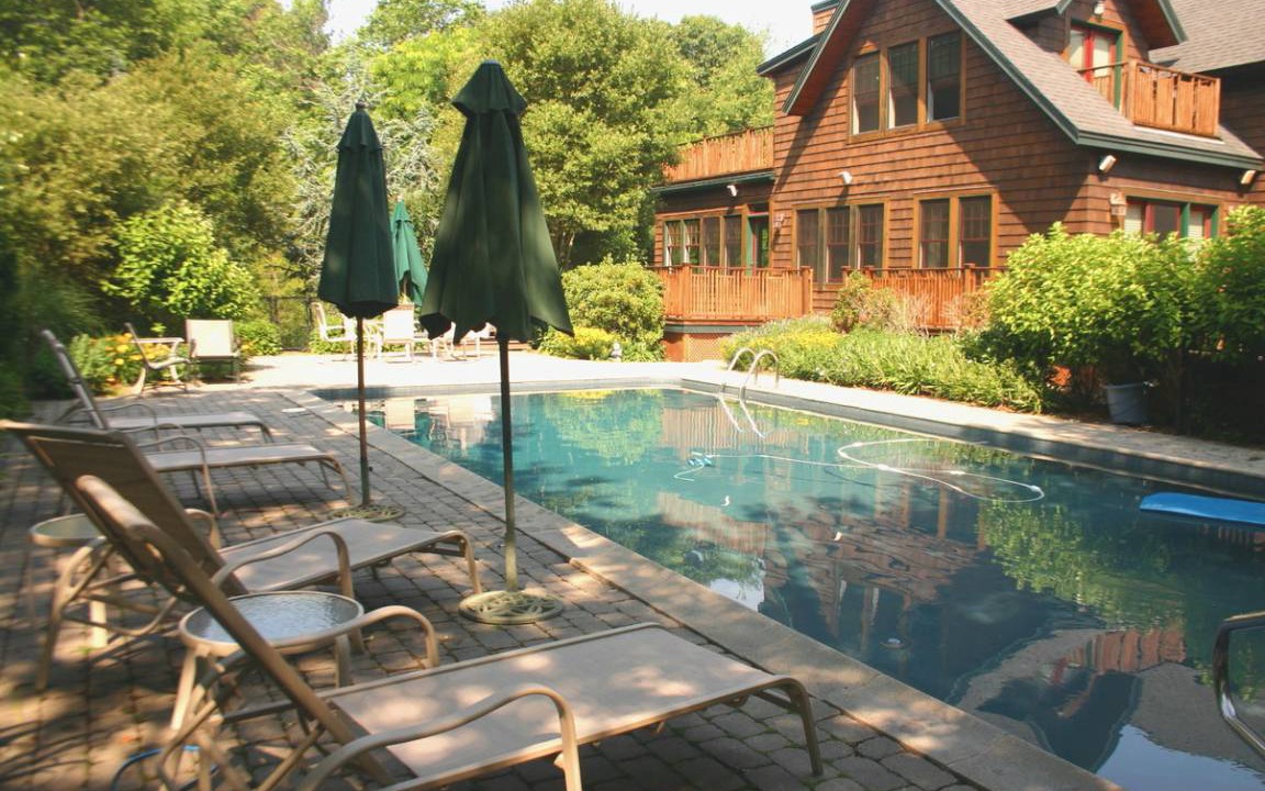Jamestown Resort | Private room ∙ 3 guests