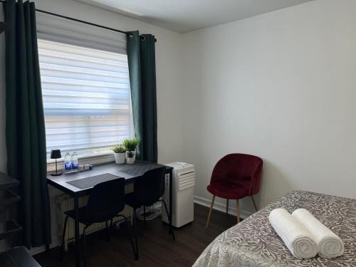 York House | Private Room with Shared Bathroom in West-Toronto