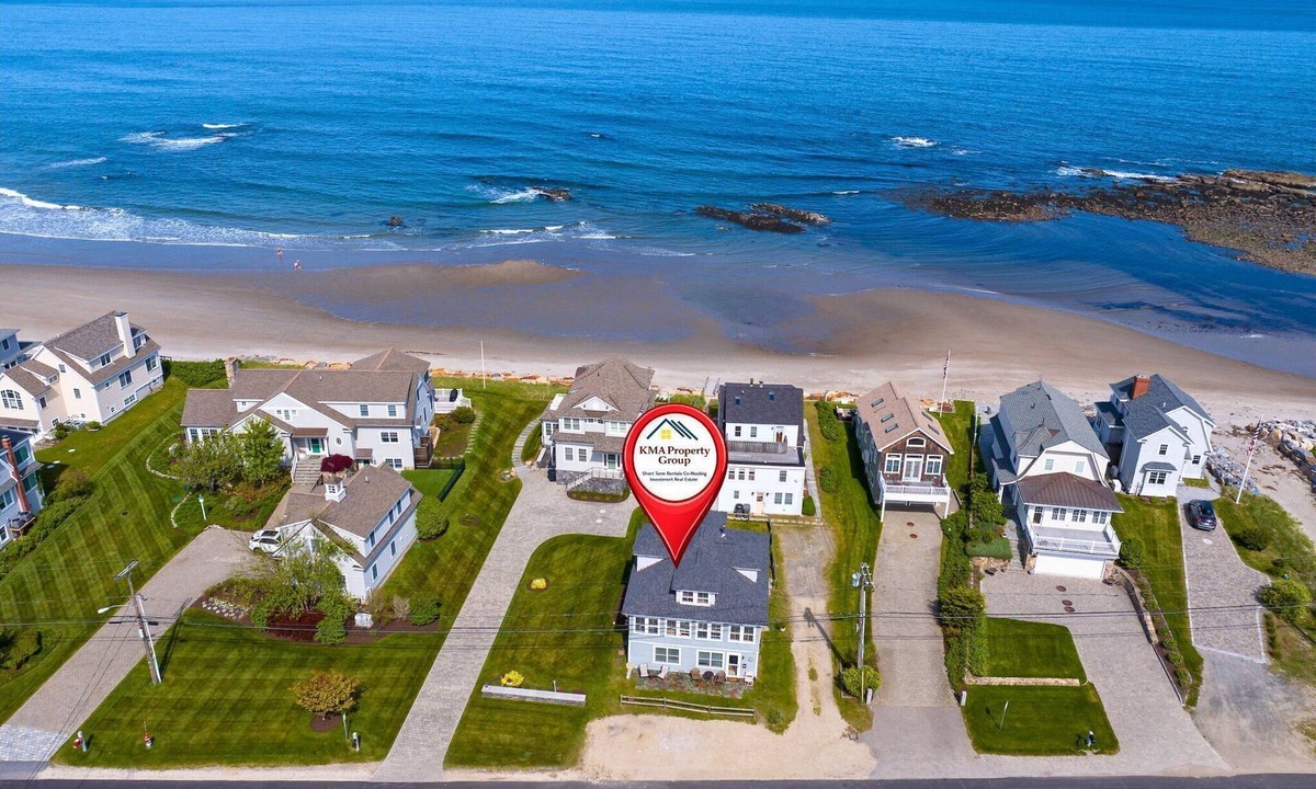 Rye Apartment | Private Rye Beach getaway with 3 bedrooms across two units, ideal for couples or families. Enjoy private beach access, ocean views, fast Wi-Fi, and walk to Petey’s Famous Seafood—steps from the sand and coastal dining.
