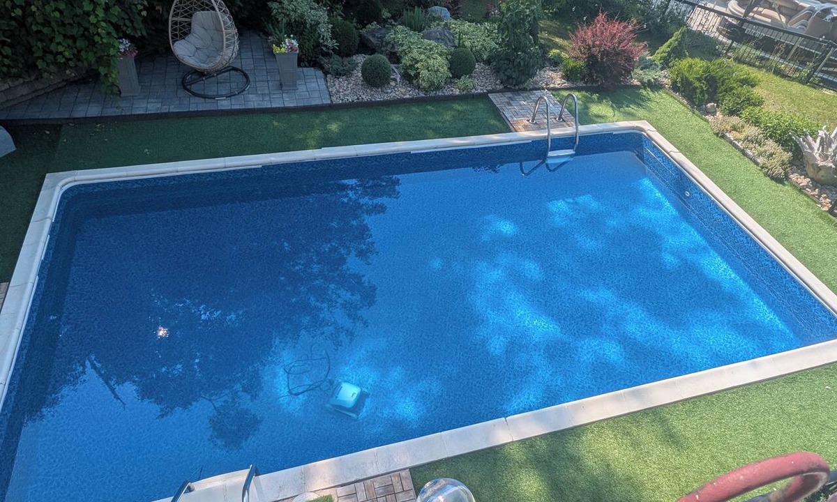 Beaverton Cottage | Private Waterfront Paradise- Pool, Sauna, Hot Tub, Pontoon Boat, Billiard, Bikes