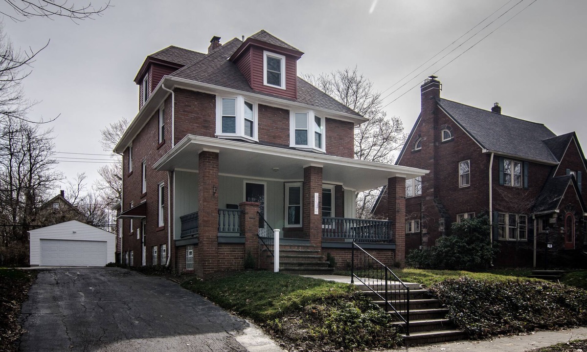 Cleveland Heights House | ★ Professionally remodeled century home minutes from the clinic & Downtown!