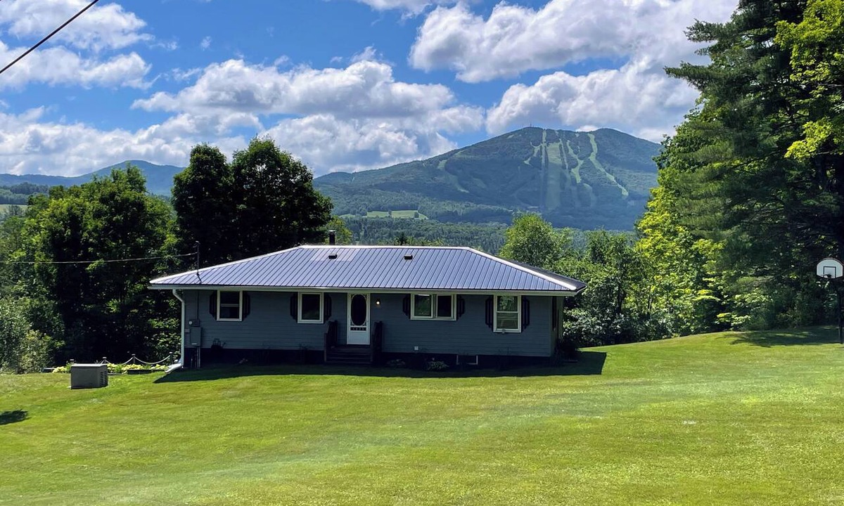 East Burke Apartment | Quaint 2-bedroom apartment in East Burke