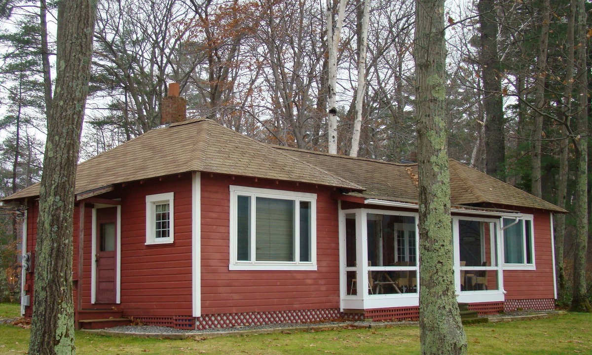 Holderness Cottage | Quaint Cottage With Gorgeous Views