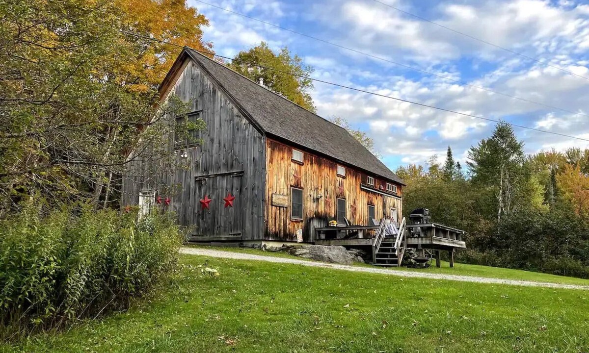 Mount Holly Cabin | Quaint, relaxing and cozy Cabin for your getaway!