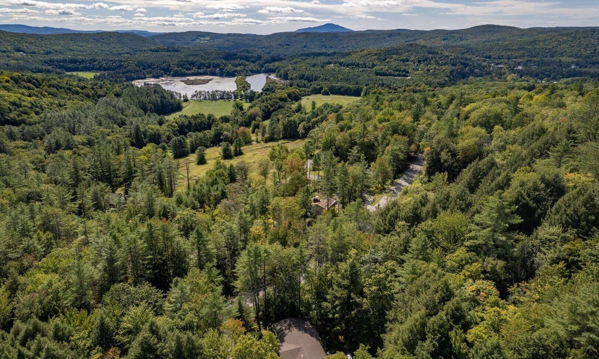 Quechee House | Quechee House with Hot Tub, Sauna & Club Access