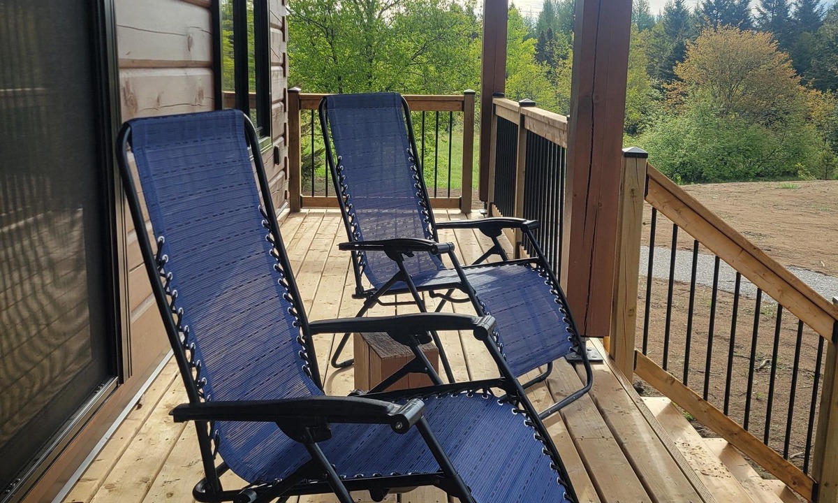 Strong Cabin | Quiet Cabin in the woods, on 50 acres with trails to soak in Nature.