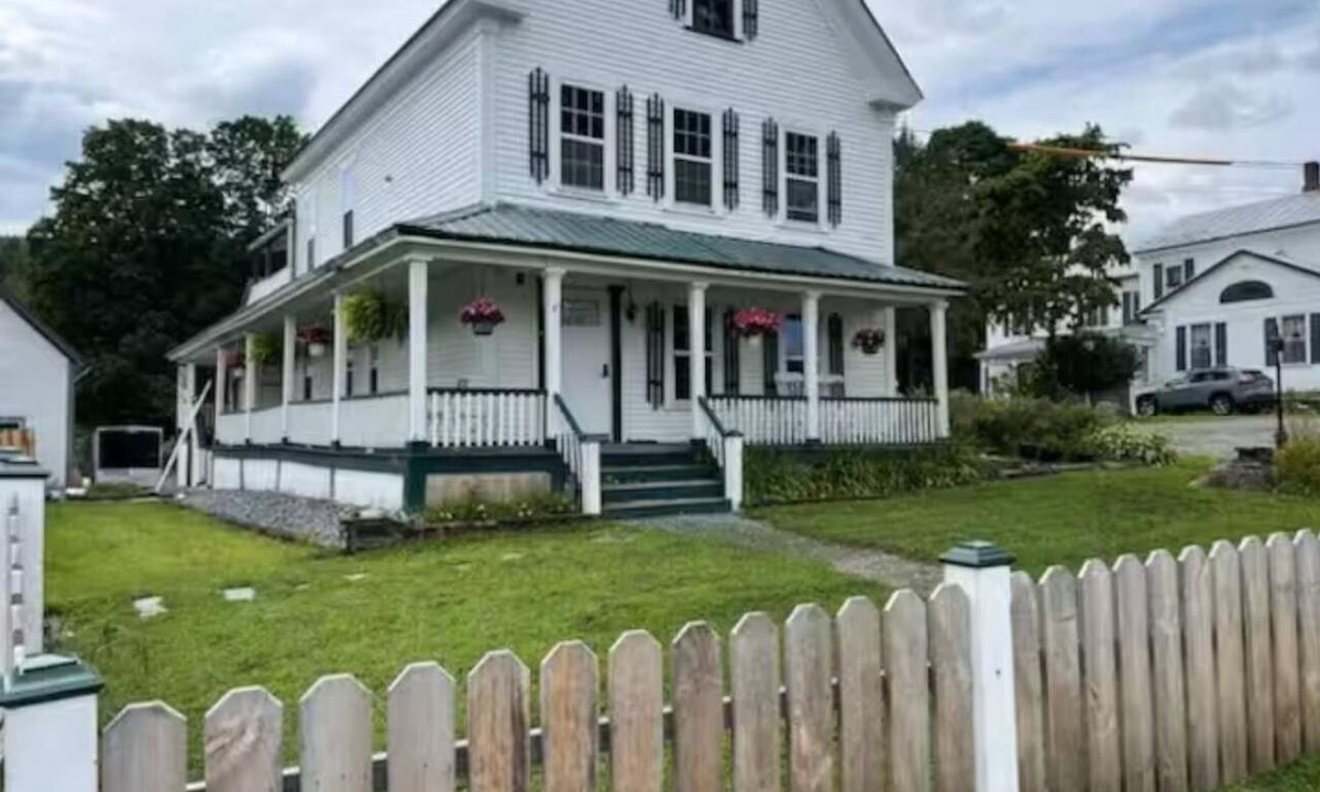 McIndoe Falls Apartment | Quiet Country Pet Friendly 1BR Apartment w/AC & Self Check-In
