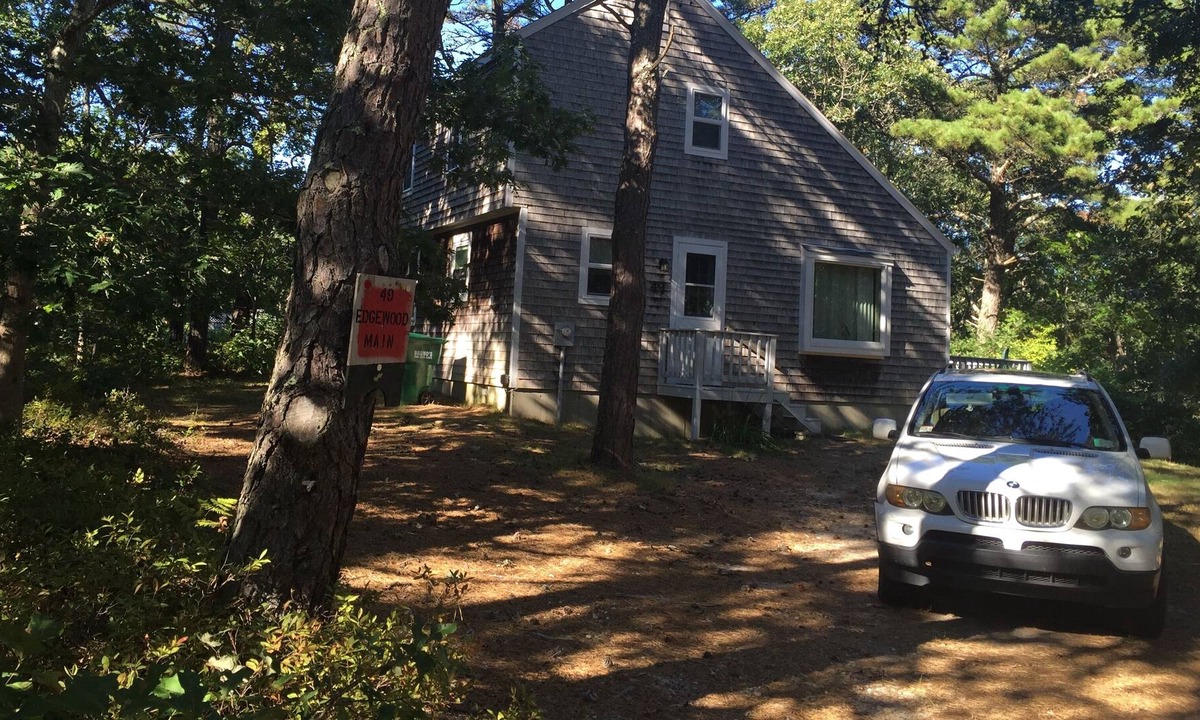 Edgartown Cottage | Quiet Cozy Cottage in the Woods - Centrally Located