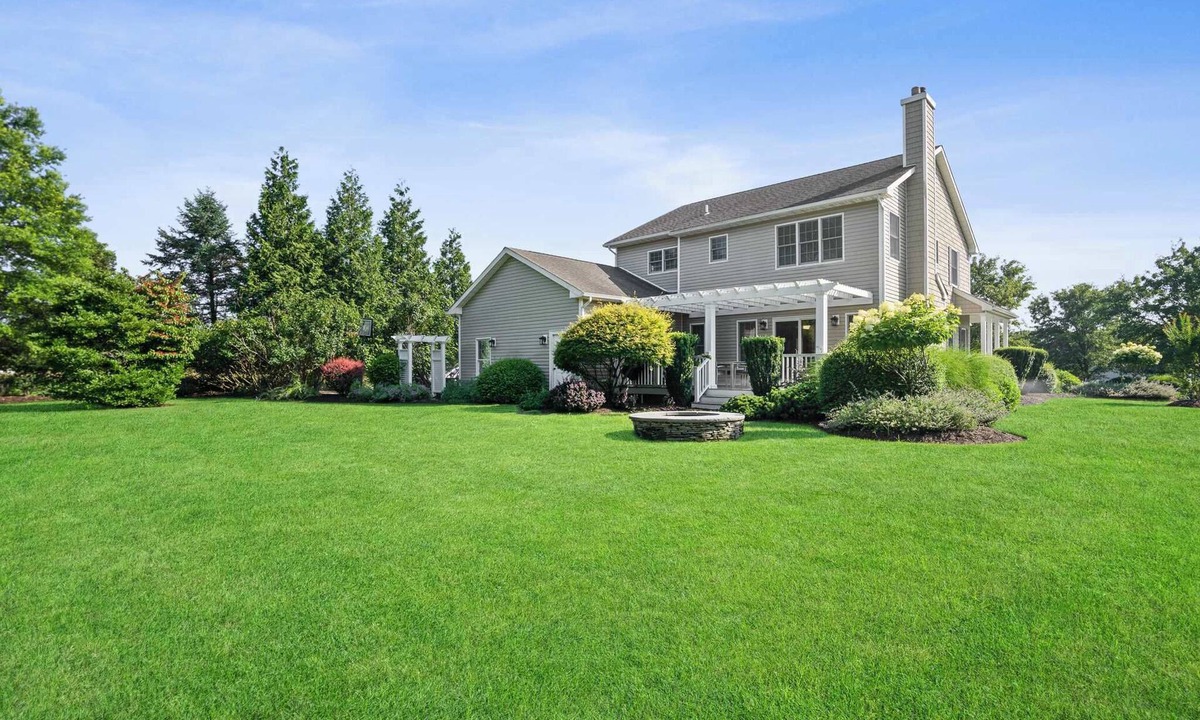 Town of Southold Town House | Quiet East Marion Home | Large Yard, Near Greenport