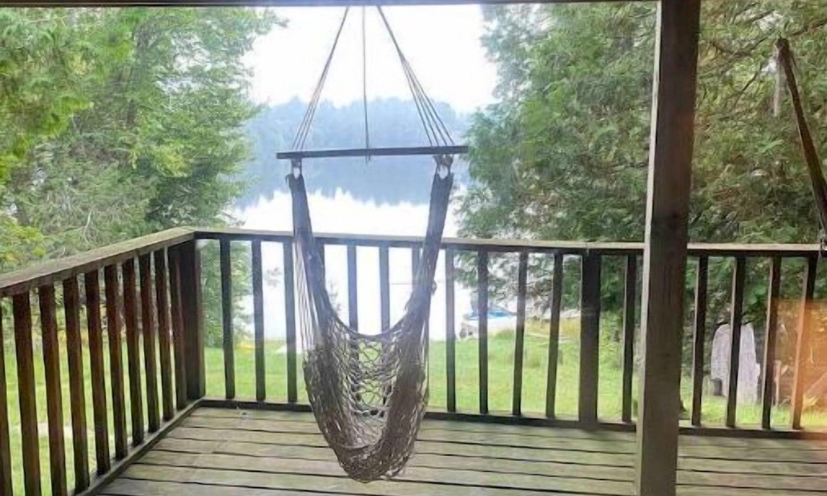 McKellar Cottage | Quiet Lakefront Cottage near Parry Sound