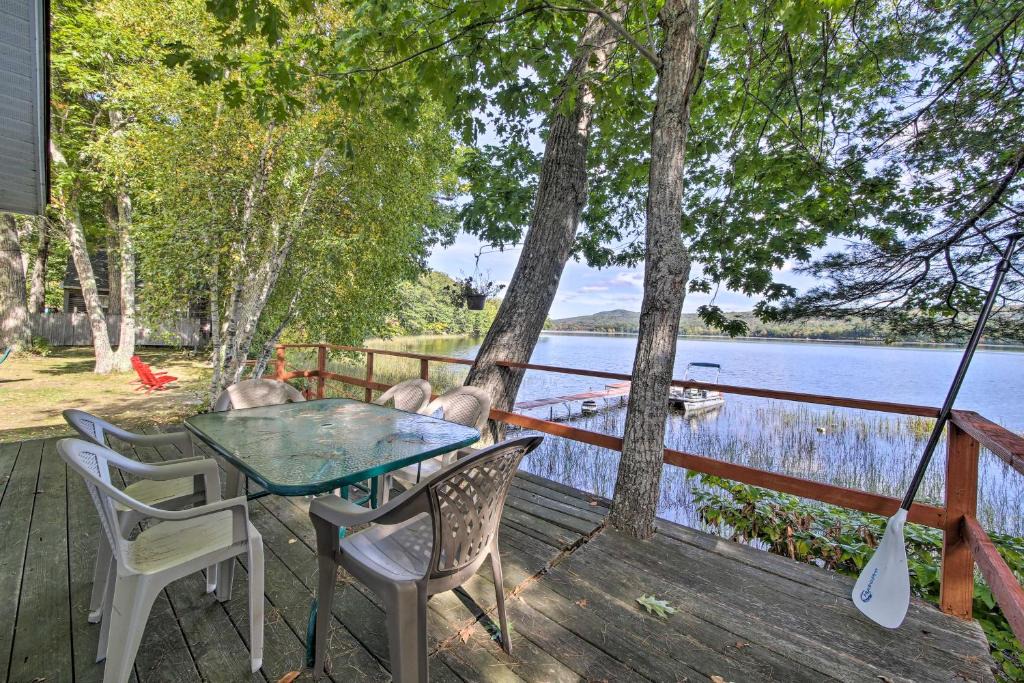 Union House | Quiet & Lovely Lakefront Cottage for Families!