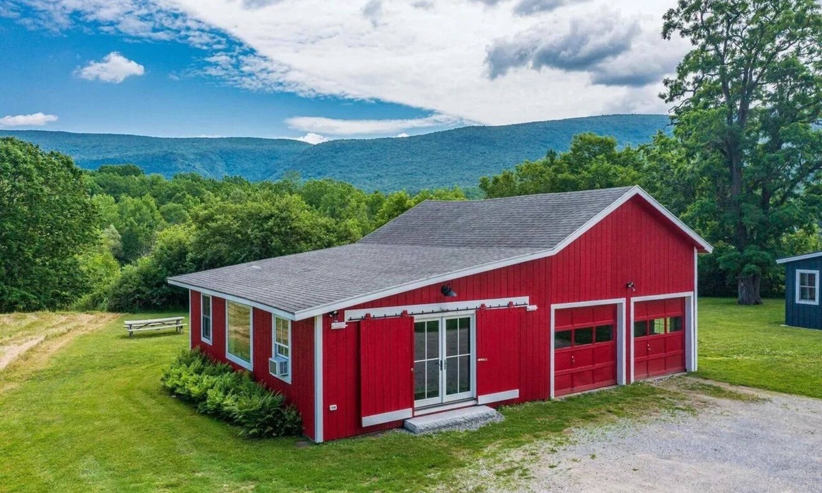Manchester Center House | Quiet Vermont Barn Retreat on three private acres in Manchester