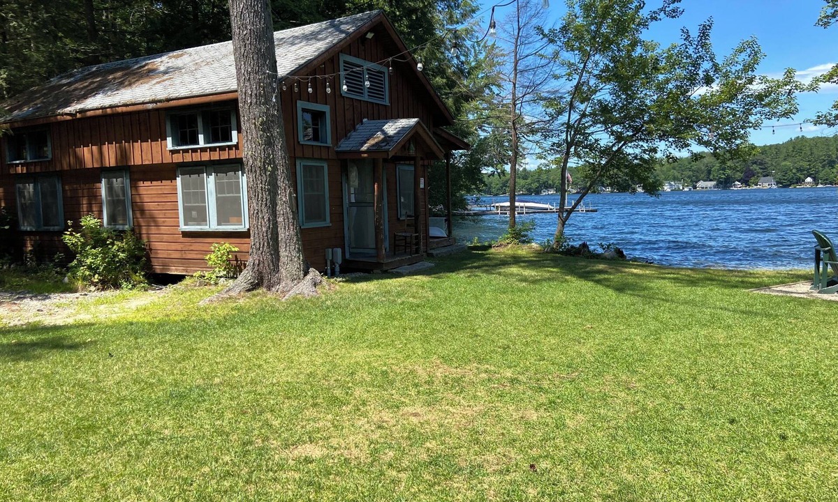 Mirror Lake Cabin | Quintessential Lake House on Winnipesaukee