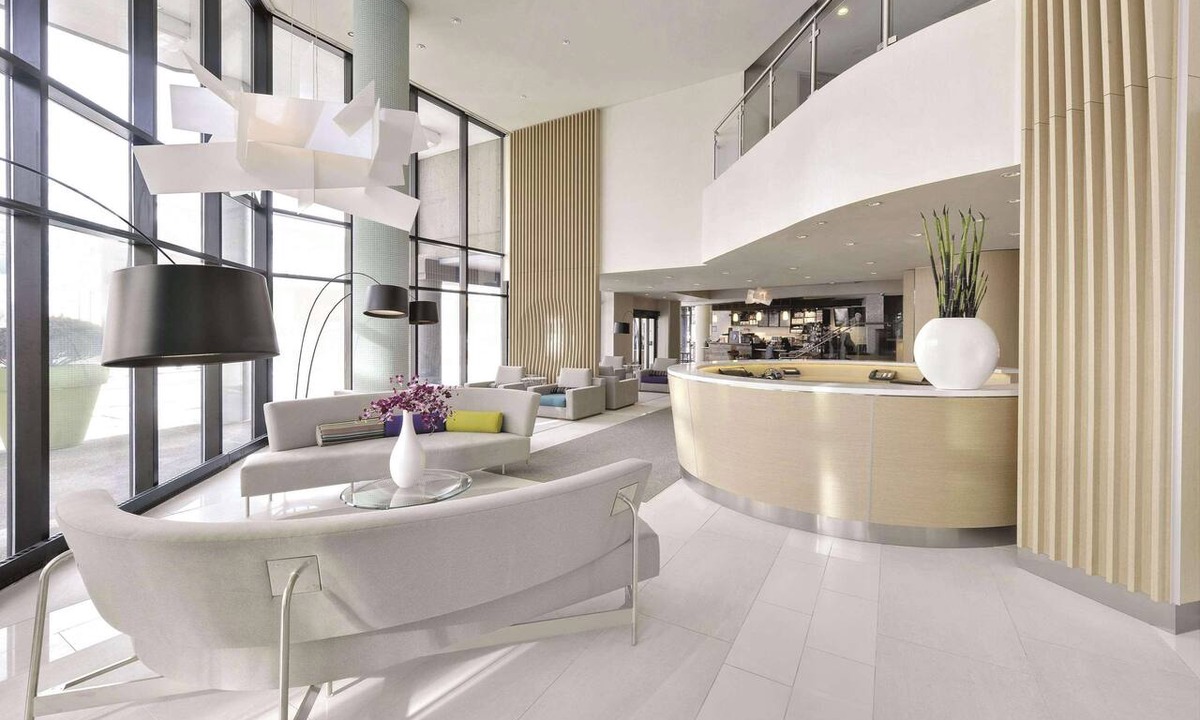 Central Waterfront Hotel | Radisson Blu Toronto Downtown