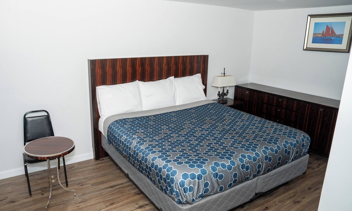 Monocacy Station Hotel | Rainbow Motel