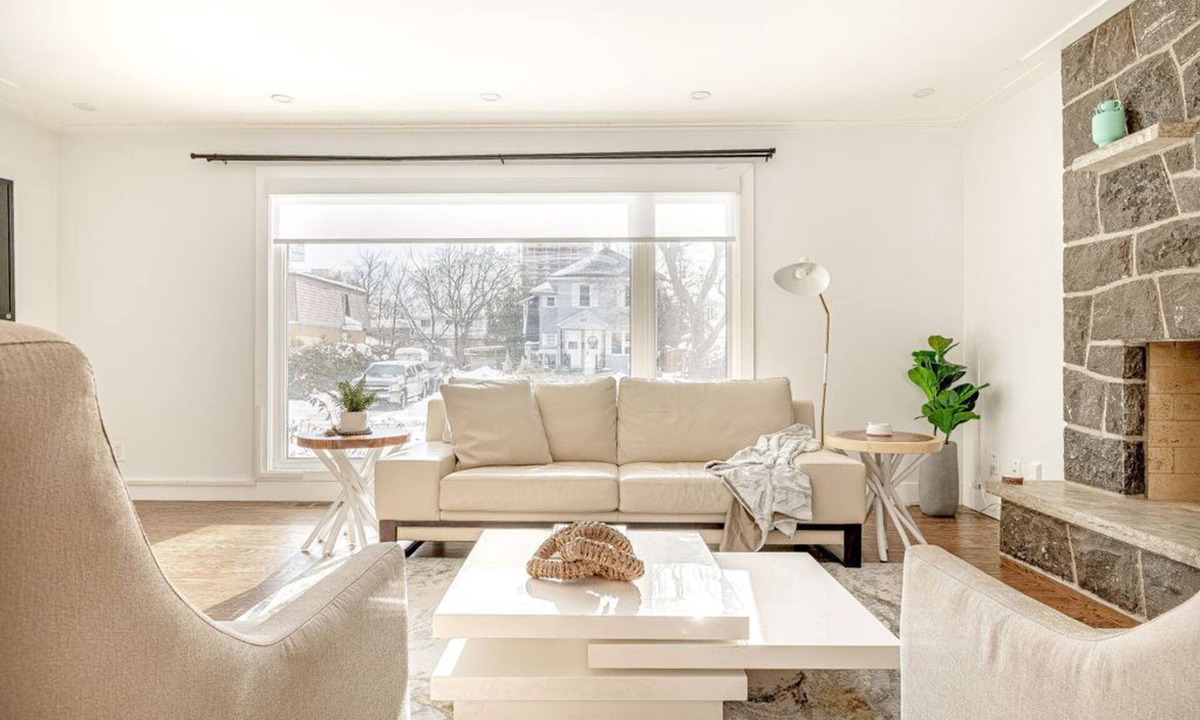 Westboro House | Rare find! 4 BR Exec Home in Westboro Beach with Chef's Kitchen, Guest Suite