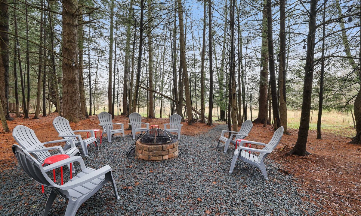 Lake Ariel House | Rates reduced for longer stays. Inquire for July 15th-labor day special price.