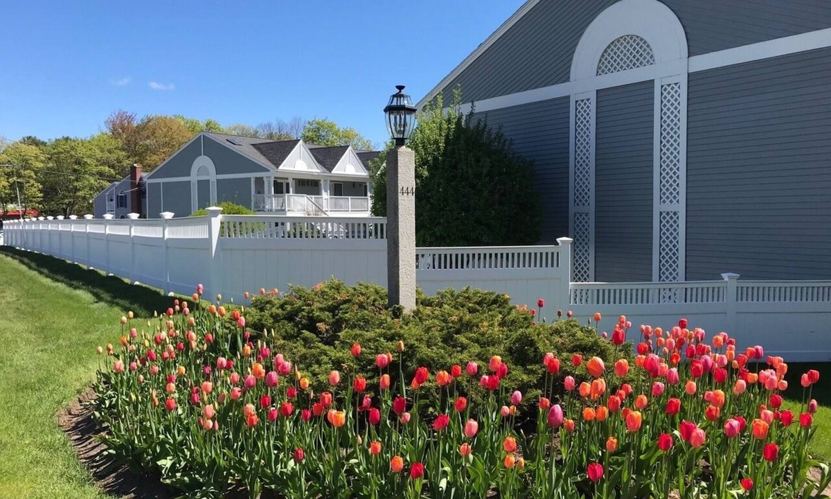 Ogunquit Condo | Relax and get away! Beautiful upscale condo with pool near OGT Village and Beach