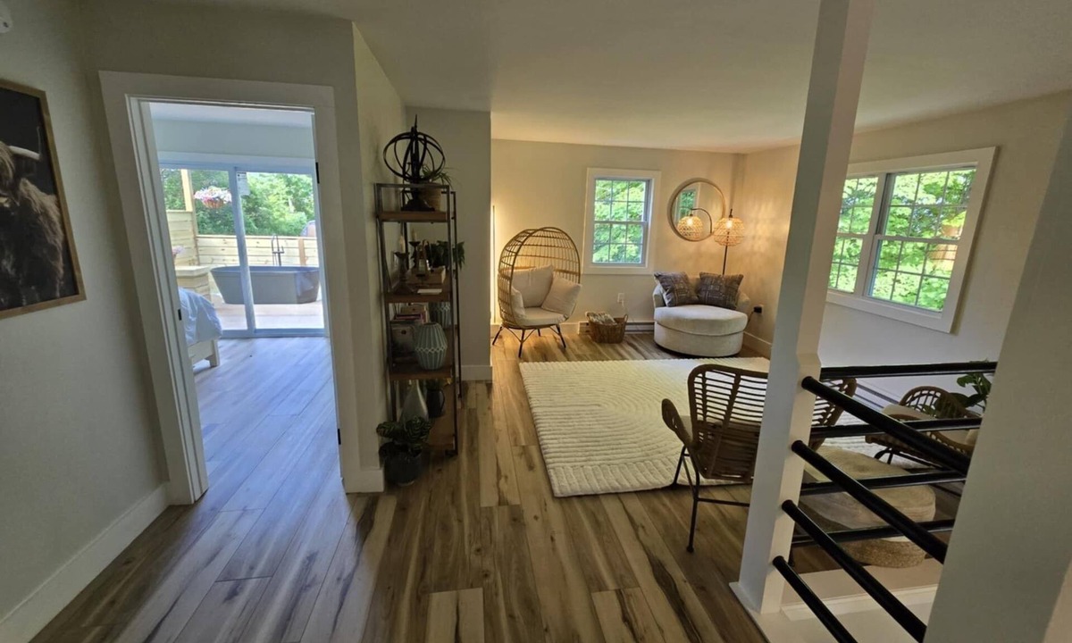 Town of Sharon House | Relax with family or friends at this quiet & clean country 3 bedroom home