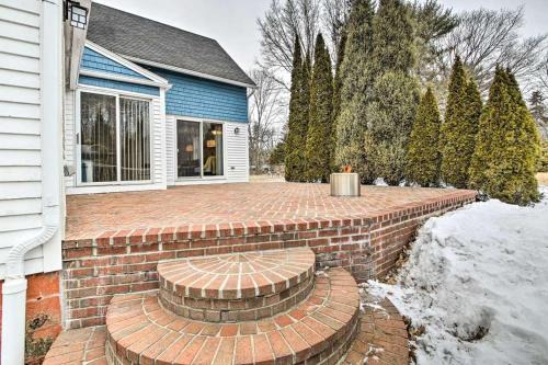 Kennebunk Apartment | Relaxing Getaway Near Everything