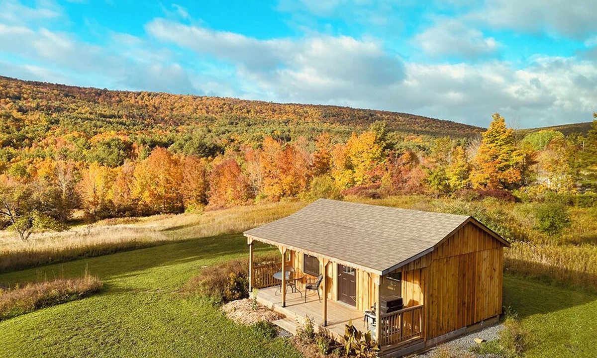Gallupville Cabin | Relaxing Guesthouse with Decks and Panoramic Views