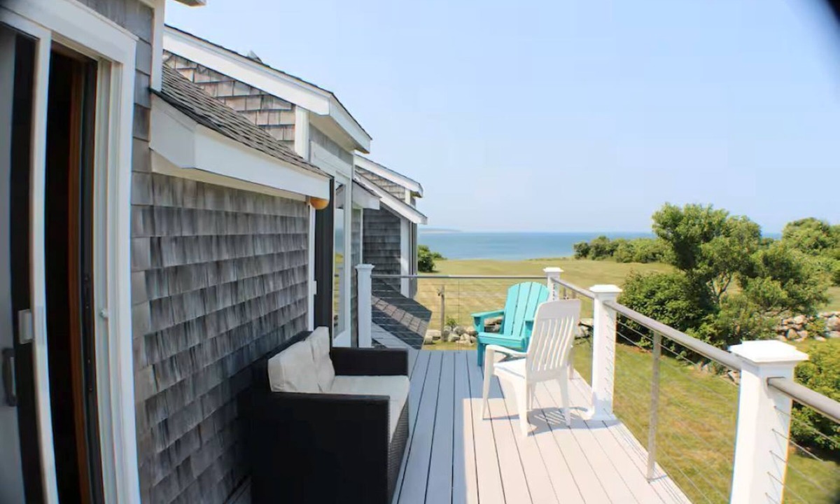 New Shoreham Cottage | Relaxing Spring Street Cottage with Ocean Views