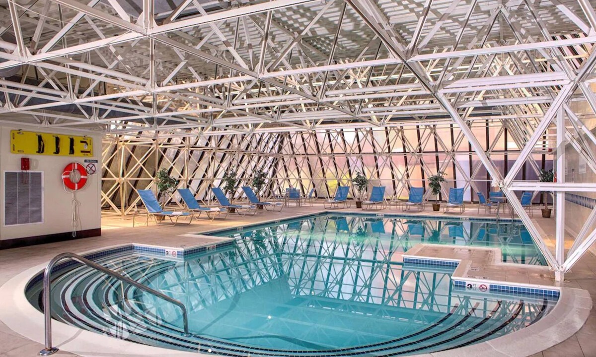 South Portland Hotel | Relaxing Stay in Portland Right Next to I-95 | Indoor Pool and Free Breakfast