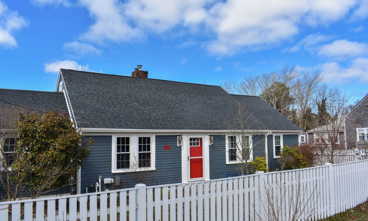 West Dennis House | Remodeled 5-Bedroom Gem in West Dennis