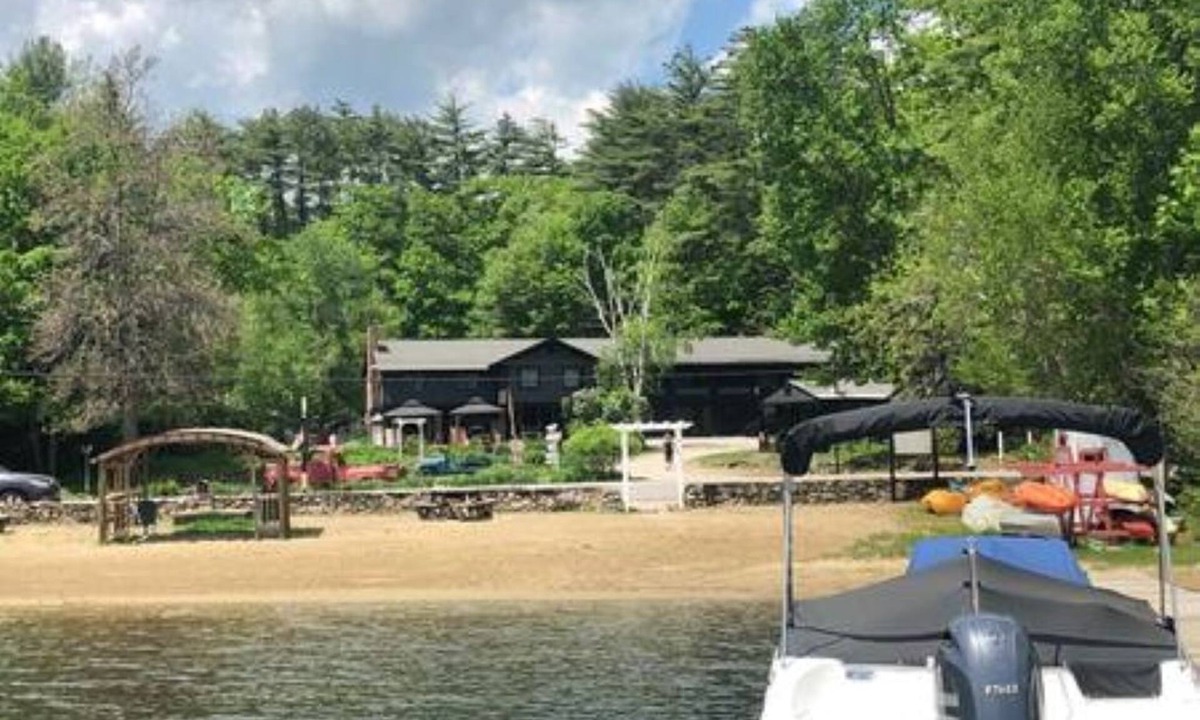 Holderness Hotel | Renovated Lake Suite 2, Kitchen, Private Beach + Dock Access, Not Dog Friendly