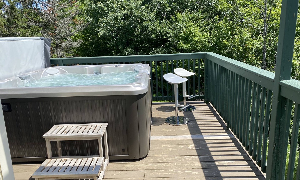 Ludlow Condo | Renovated Luxury 4 Bedroom 3.5 Bath Okemo Trailside