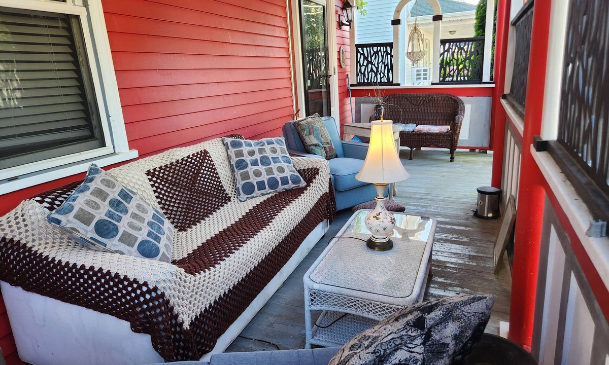 Newport Apartment | Renovated Newport RI 2nd Floor sunny unit. True Homelike space! 30 day min stay!