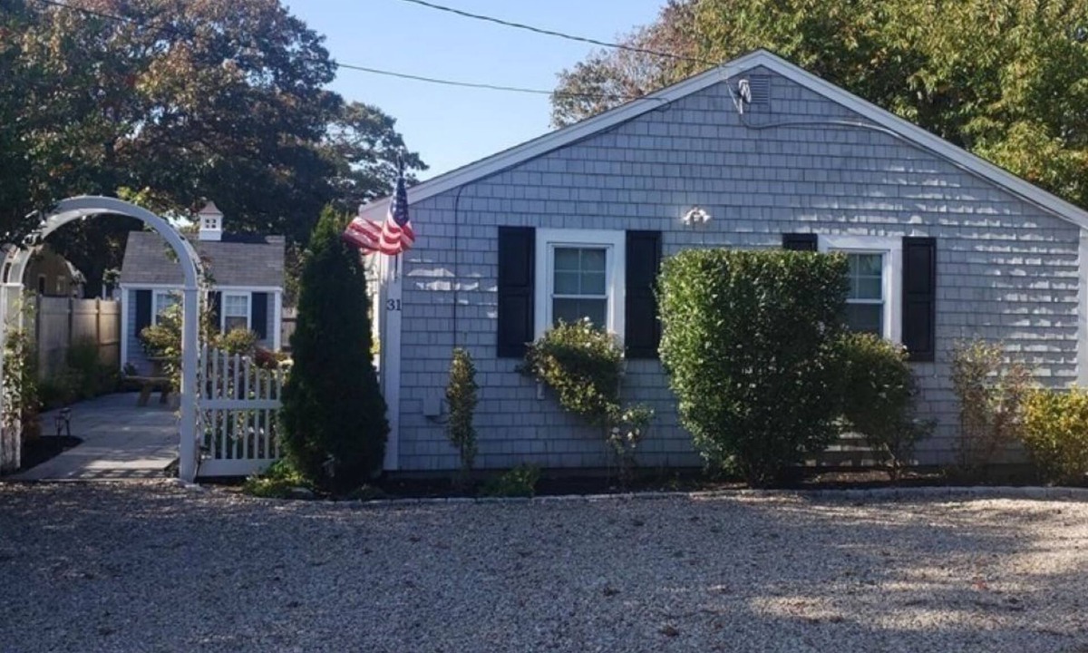West Yarmouth House | Renovated year round Cape house steps from a Private Beach