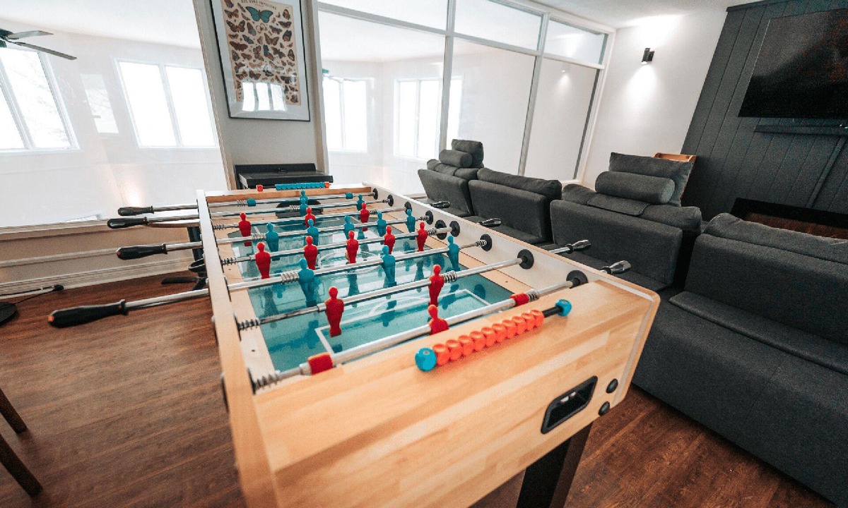 Bouchette Ski Chalet | Rental of renovated cottages facing the lake with a magnificent terrace