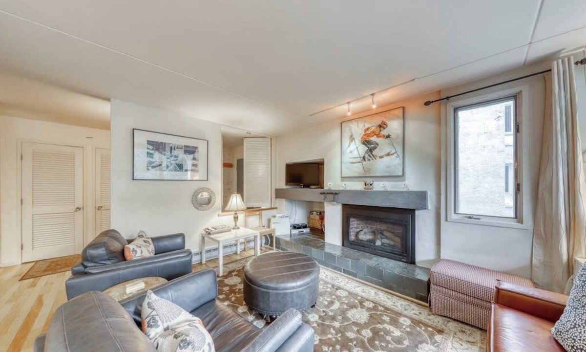 Warren Condo | Resort condo with 3 pools, sports courts, & convenient ski access