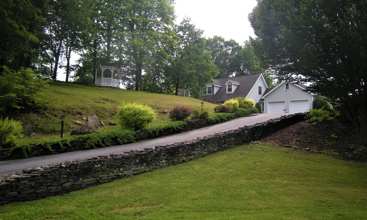 Rhinebeck Village Business District Apartment | Rhinebeck Village suite with heated pool