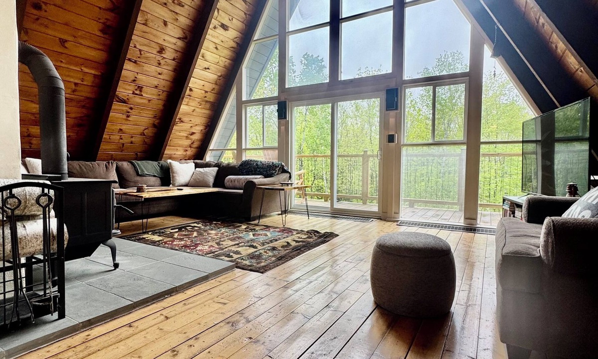 Jeffersonville Ski Chalet | Ridgeline A-Frame, close to Smugglers Notch and Stowe with amazing views!
