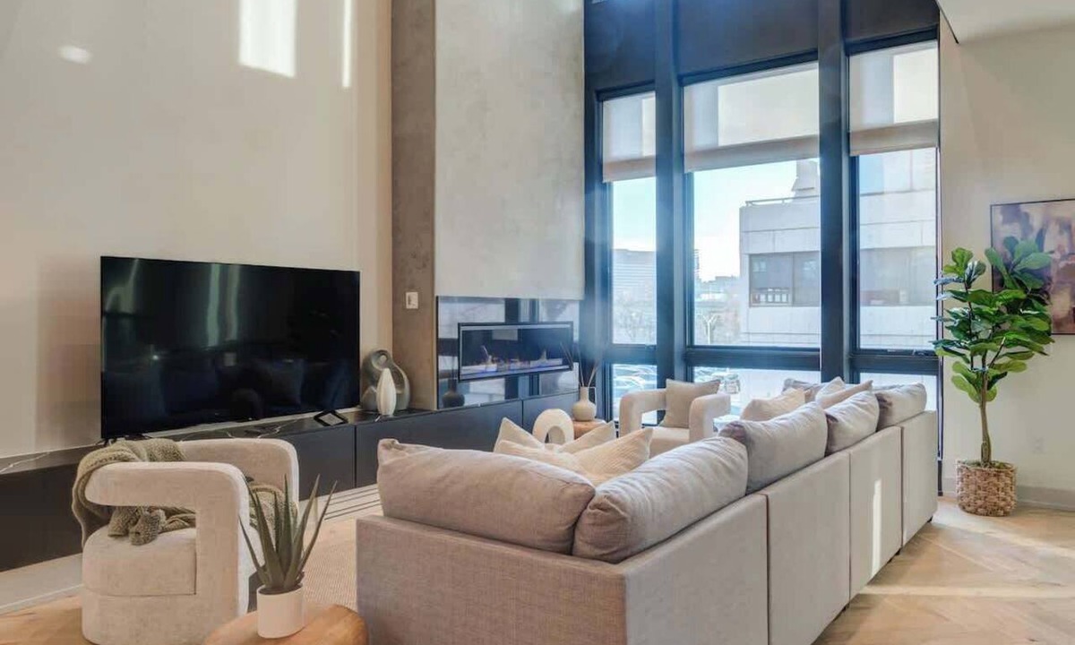 Center City West House | Rittenhouse Luxury Home w/Elevator & Deck
