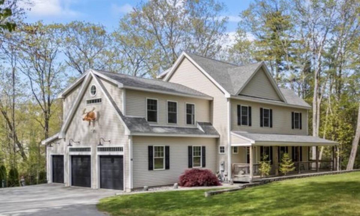 Southern Coast House | Riverfront Retreat. 4-bedroom Ogunquit home. Secluded yet close to everything,